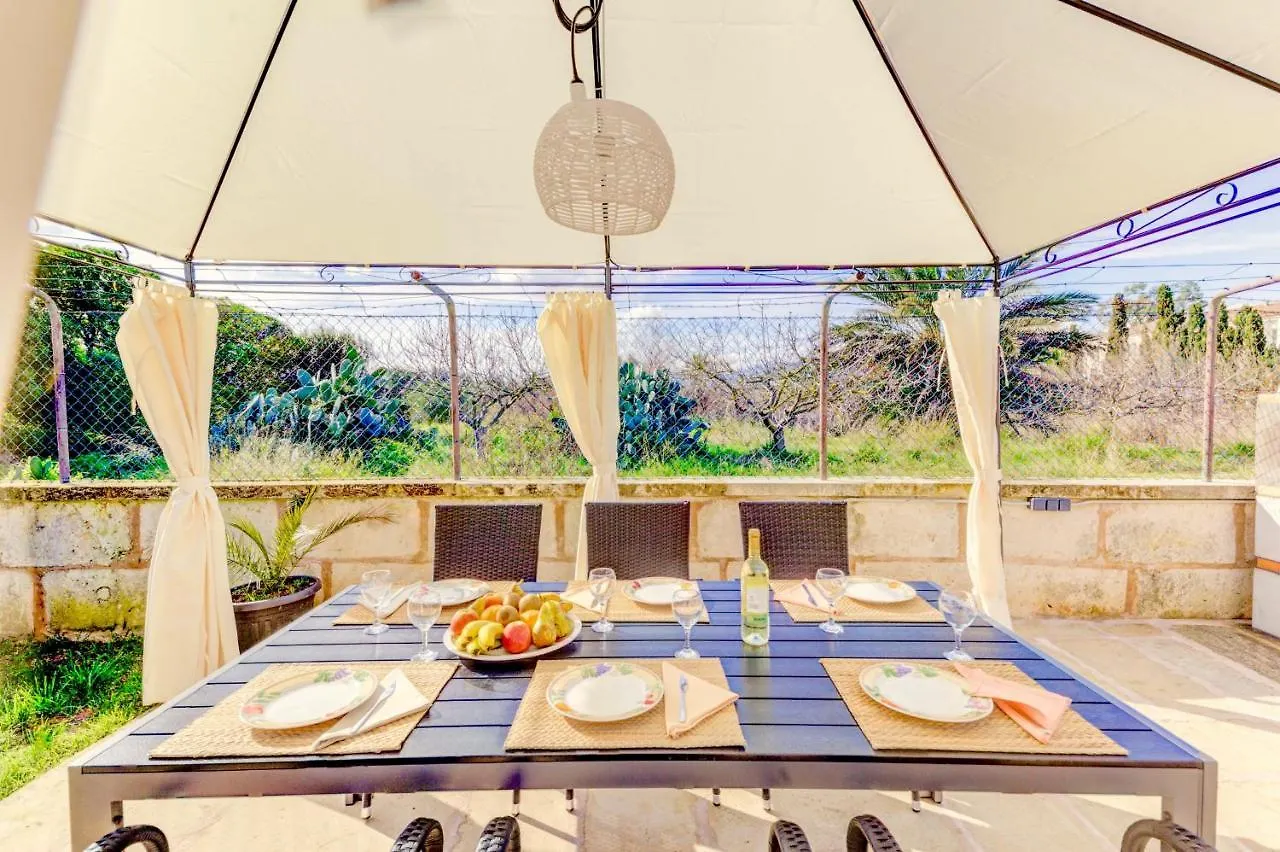 Can Gelaberts Muro Villa